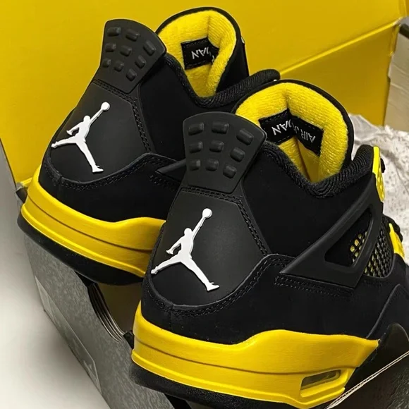 Air Jordan Retro 4 Thunders Black/Yellow
